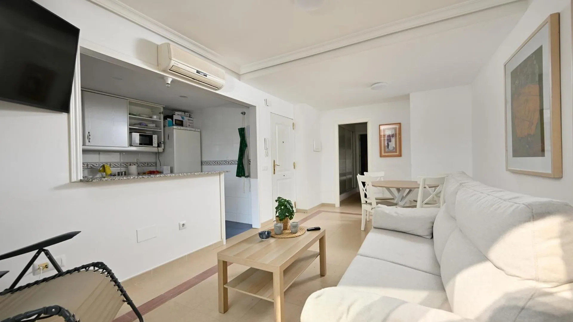 Charming 1-Bedroom Apartment Walk To Puerto Banus! Marbella España