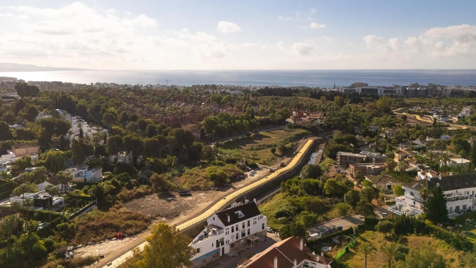 Charming 1-Bedroom Apartment Walk To Puerto Banus! Marbella