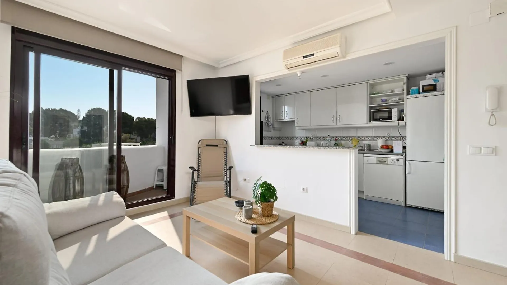 Charming 1-Bedroom Apartment Walk To Puerto Banus! Marbella